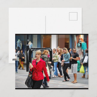 Die Frau in Rot Postkarte