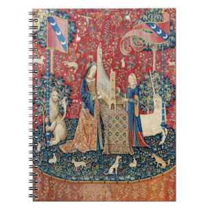 Die Frau und das Einhorn, hörend Notizblock