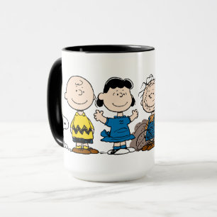 Die Freunde von Erdnüssen in einer Reihe Tasse