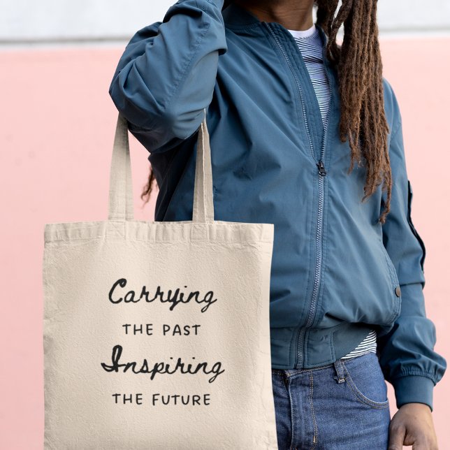 Die Führung eines Geschenks für Geschichtslehrer,  Tragetasche (Shop now and show your commitment to shaping a better future.)