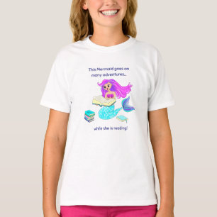 Die funkelnde Meerjungfrau erlebt beim Lesen viele T-Shirt