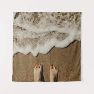 Die Füße der Person direkt am Meer Wandteppich