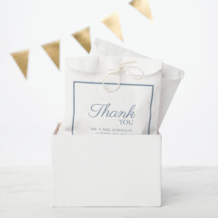 Die Gastgeschenk Hochzeit ist in einem minimalisti Geschenktütchen