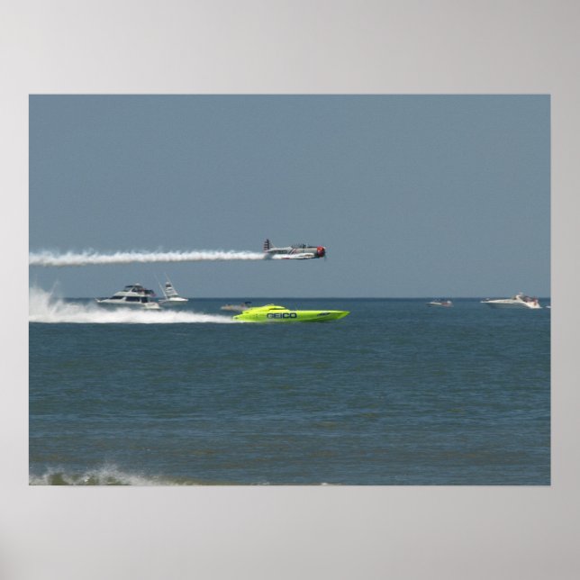 Die GEICO Skytypers und Miss GEICO. Poster (Vorne)