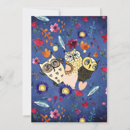 Die glückliche Vogeltierfamilie im Blumengarten