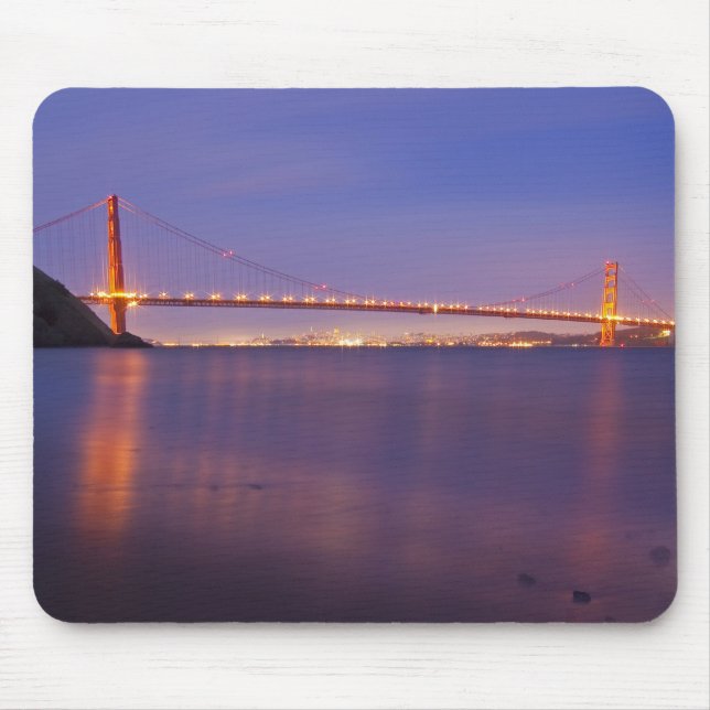 Die Golden Gate Bridge bei Dämmerung von Kirby Cov Mousepad (Vorne)