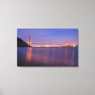 Die Golden Gate Bridge in der Dämmerung von Kirby Leinwanddruck