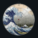 Die große Welle vor Kanagawa Dartscheibe<br><div class="desc">Vintage japanische Kunst The Great Wave off Kanagawa oder die Welle .. atemberaubende Kunstwerke im ukiyo-e-Stil von einem großen Meister Katsushika Hokusai .. Vintage Kunst auf modernen Produkten aus Zazilicious.</div>