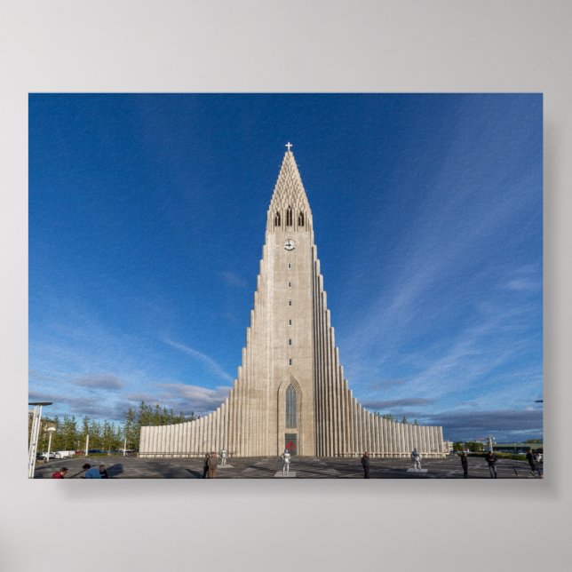 Die Hallgrímskirkja-Kirche in Reykjavík Poster (Vorne)