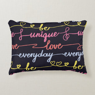 Die Herzen der Mädchen, die Worte nahtlos. Dekokissen