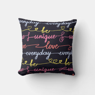 Die Herzen der Mädchen, die Worte nahtlos. Kissen