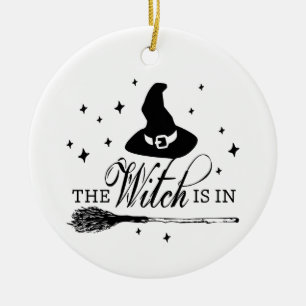 Die Hexe ist drin mit Hut und Besenstiel Halloween Keramik Ornament