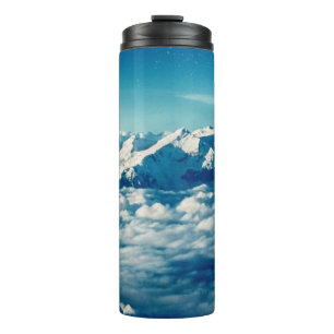 Die Himalaya-Berge in Wolken Blauer Himmel Thermosbecher
