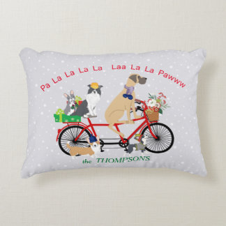 Die Hunde, die Fahrrad fahren, stellt Korb Dekokissen