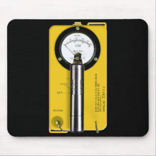 Die Iconic CD V-700 Geiger Counter Mousepad