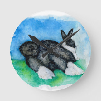 DIE INDIGNITÄT! RUNDE WANDUHR