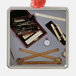 Die Instrumente zeichnen benutzt durch Isambard Silbernes Ornament