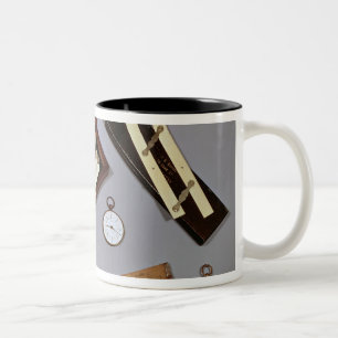 Die Instrumente zeichnen benutzt durch Isambard Zweifarbige Tasse