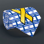 Die israelische Flagge bringt ihnen Zuhause frei Krawatte<br><div class="desc">Diese Hals-Krawatte zeigt Ihre Liebe für Israel mit der israelischen Fahne und den gelben Bändern,  die die Zuhause für die israelischen Geiseln in Gaza symbolisieren.</div>