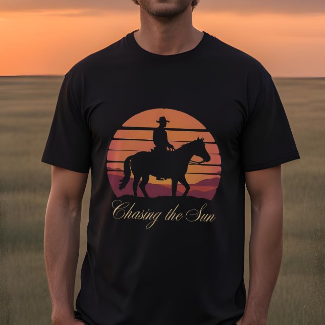 Die Jagd auf den Sonnenuntergang - Minimalistische T-Shirt (Von Creator hochgeladen)