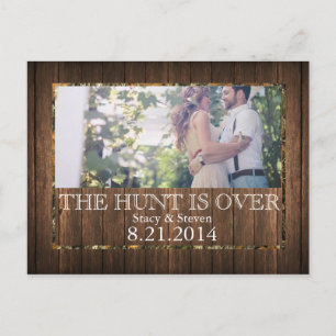 Die Jagd ist Save the Date auf der Postkarte Hochz