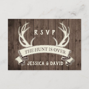 Die Jagd ist über die rustikale Barnwood-Hochzeit RSVP Karte