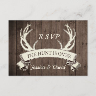 Die Jagd ist über die rustikale Barnwood-Hochzeit RSVP Karte