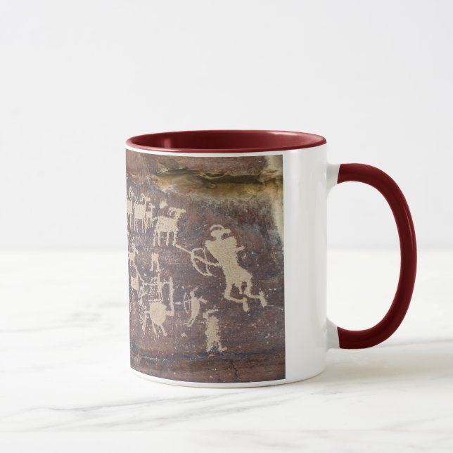 Die Jägerfelsen-Kunstplatte Tasse (Rechts)