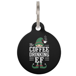 Die Kaffee trinkende Elf-Familie passend zu Weihna Haustiermarke