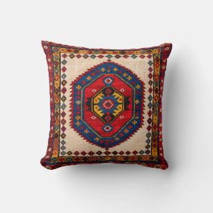 Die Kilim-Kissen sorgen für eine helle Dekoration Kissen