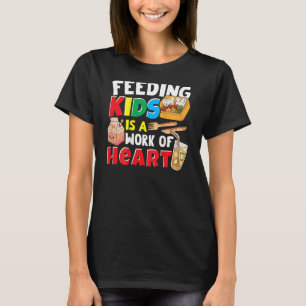 Die Kinder zu ernähren ist eine Herzensarbeit Cafe T-Shirt