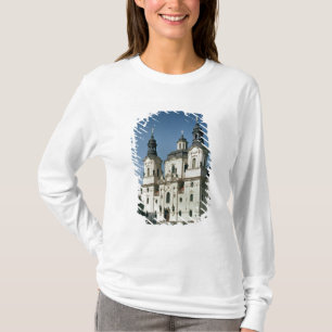 Die Kirche von Sankt Nikolaus, errichtet 1703-61 T-Shirt