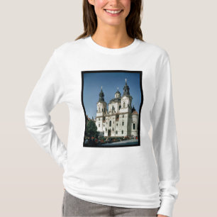 Die Kirche von Sankt Nikolaus, errichtet 1703-61 T-Shirt