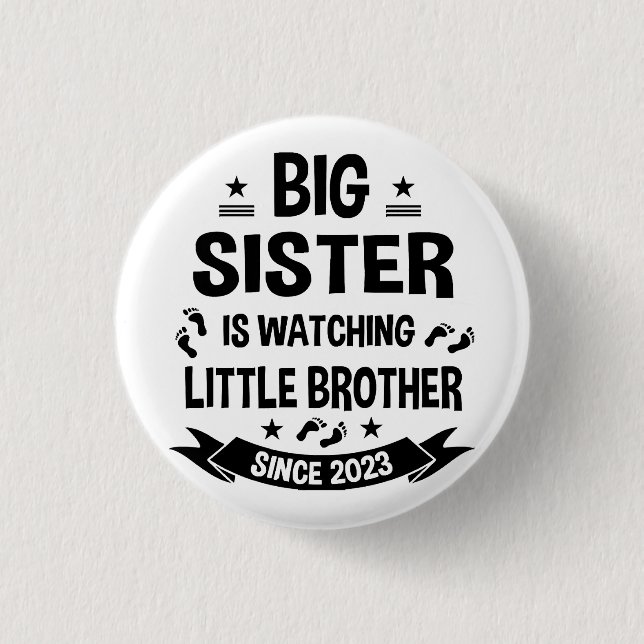 Die kleine Schwester kümmert sich um den großen Br Button (Vorderseite)