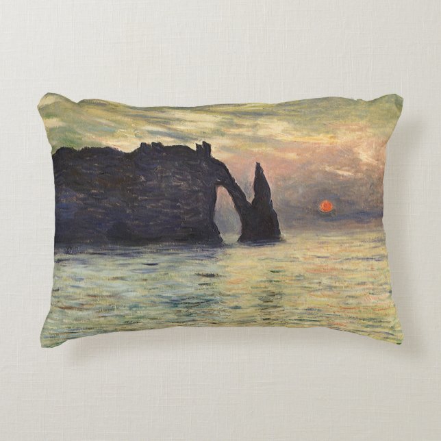 Die Klippe Etretat, Sonnenuntergang von Claude Mon Dekokissen (Vorderseite)