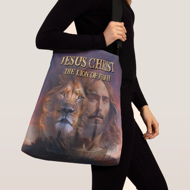 Die Körpertasche Jesus Christus, der Löwe von Juda Tragetaschen Mit Langen Trägern (Von Nahem)