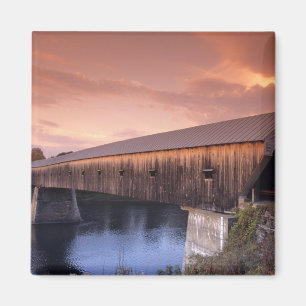 Die längste überdachte Brücke in den Vereinigten S Magnet