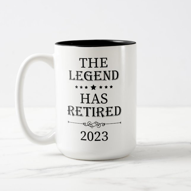 Die Legende hat das Jahr 2023, Geschenk für Frauen Zweifarbige Tasse (Links)