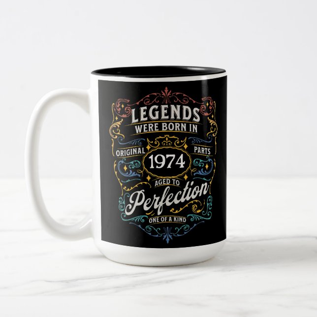 Die Legenden waren im Geburtsjahr geboren Zweifarbige Tasse (Links)