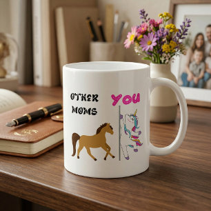 Die Leidenschaft und Hingabe einer Mutter für ihre Kaffeetasse