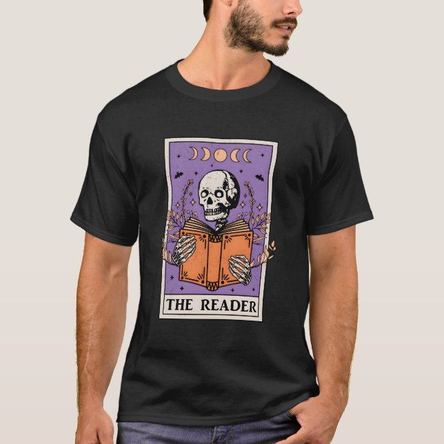 Die Leser Tarotkarte Skelett Lesebuch Buchis T-Shirt (Vorderseite)