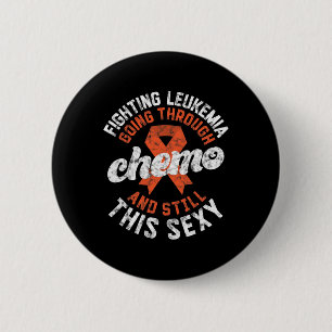 Die Leukämie, die durch Chemo geht, noch immer die Button