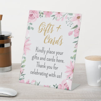Die Liebe von Geschenken und Karten ist in der Blü Sockelschild