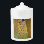 Die Liebhaber des Kissens von Embrace von Gustav K<br><div class="desc">Sonnenlicht strahlt von der wirbelnden goldenen Umarmung ab, die die Liebhaber des Meisterwerks von Gustav Klimt, dem Kuss, umgibt. Die Szene ist ein Paradoxon von Intimität und Isolation. Das Ehepaar steht an einem Abgrund, einem Feld von bunten Blume zu Füßen, aber sie sind sich der Welt um sie herum nicht...</div>