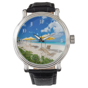 Die Liegestühle am Strand Armbanduhr