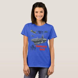 Die mächtige militärische blaue Farbe ehrend T-Shirt
