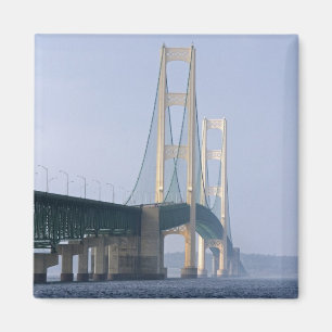 Die Mackinac Bridge über die Straße von Magnet