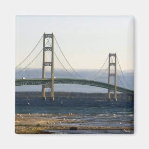 Die Mackinac-Brücke, die über die Straße von 4 Magnet