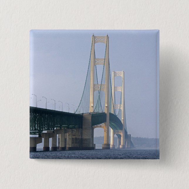 Die Mackinac-Brücke über die Straße von Button (Vorderseite)