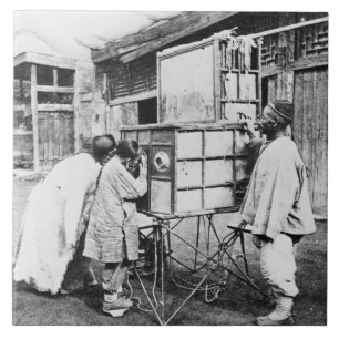 Die magische Laterne, c.1870 (b/w Foto) Fliese